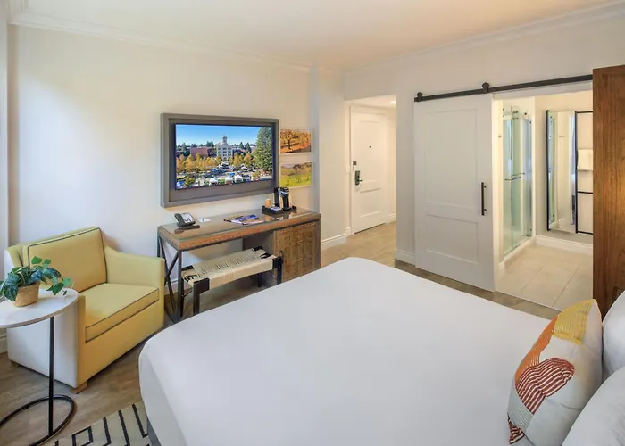 Hotel E