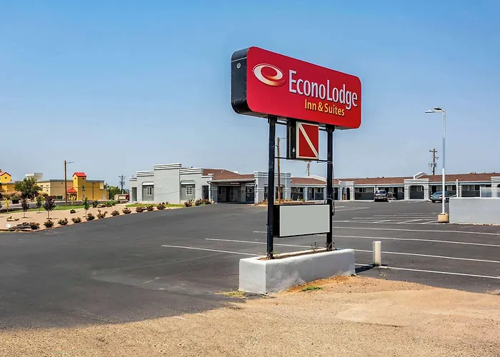 Econo Lodge Inn & Suites